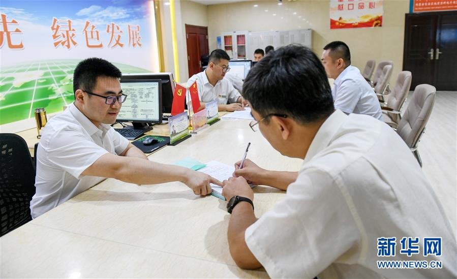 （新華全媒頭條·圖文互動(dòng)）（8）心系北疆　情滿(mǎn)草原——習(xí)近平總書(shū)記考察內(nèi)蒙古回訪(fǎng)記