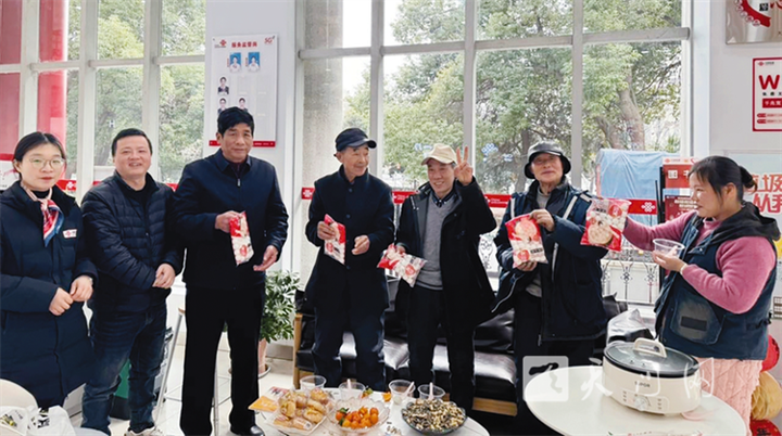 元宵佳節(jié)送溫暖 聯(lián)通愛心驛站暖人心